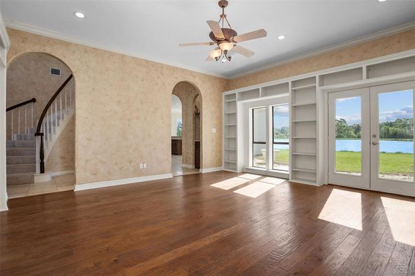 Empty room, Interior, Recessed Lighting, Wood Texture Flooring