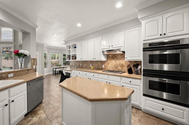 Dining room, Interior, Kitchen, Recessed Lighting, Stainless Steel Appliances
