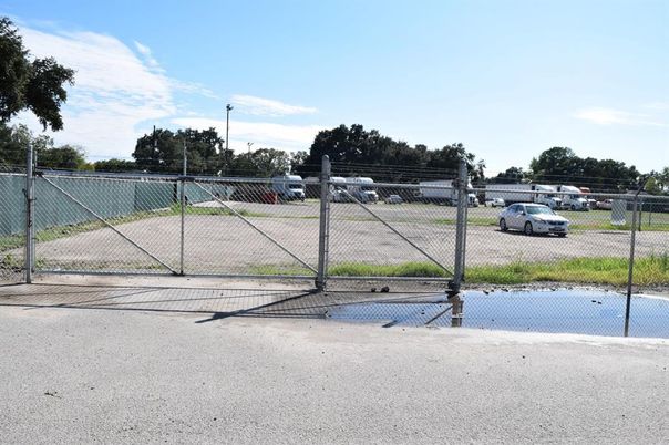 Exterior, Tennis Courts