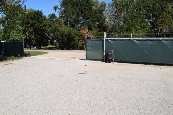 Exterior, Tennis Courts