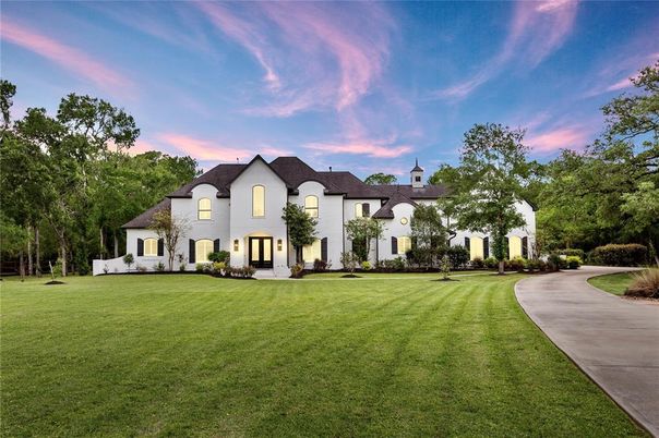 Backyard, Exterior, Facade, French Provincial