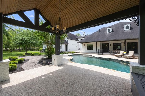 Exterior, Pool