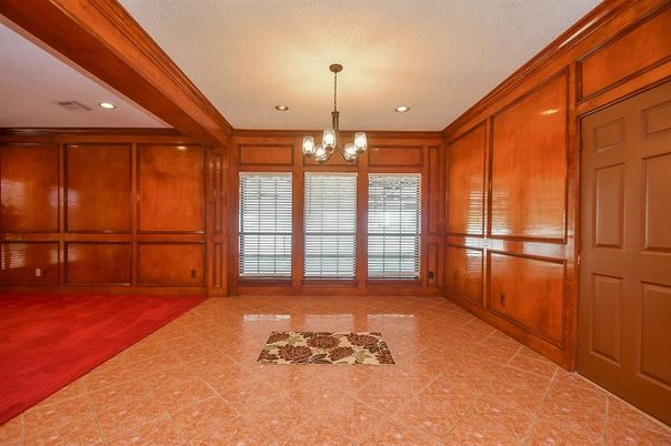 Chandelier, Empty room, Interior, Recessed Lighting