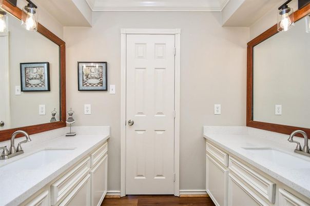 Bathroom, Dual Sink Vanities, Interior, Wood Texture Flooring