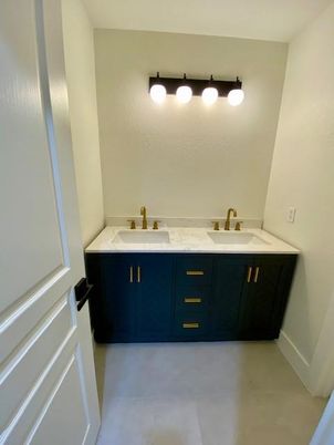 Bathroom, Dual Sink Vanities, Interior