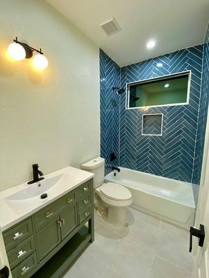 Bathroom, Interior, Recessed Lighting