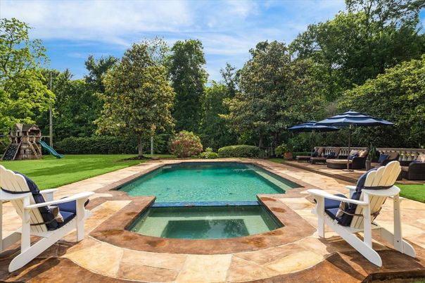 Exterior, Playground, Pool