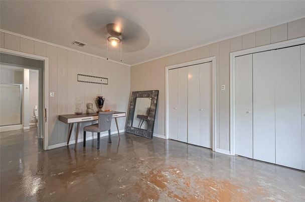 Home Office, Interior