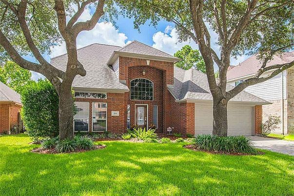 Attached, Exterior, Facade, Brick Facade, Brick Traditional
