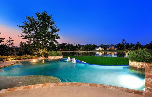 Exterior, Lake, Pool