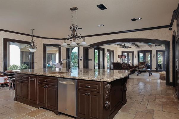 Chandelier, Interior, Kitchen, Living room, Pendant Lights, Recessed Lighting, Stainless Steel Appliances