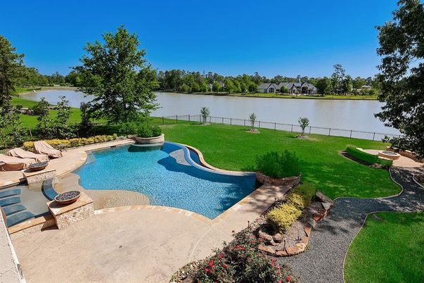 Exterior, Lake, Pool