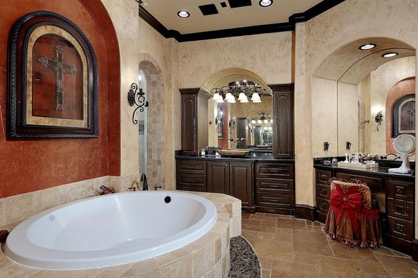 Bathroom, Dual Sink Vanities, Interior, Recessed Lighting
