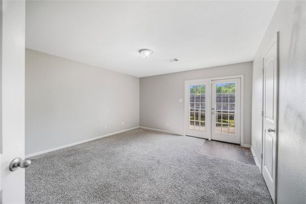 Empty room, Interior