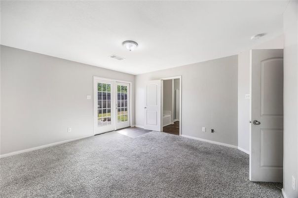 Empty room, Interior