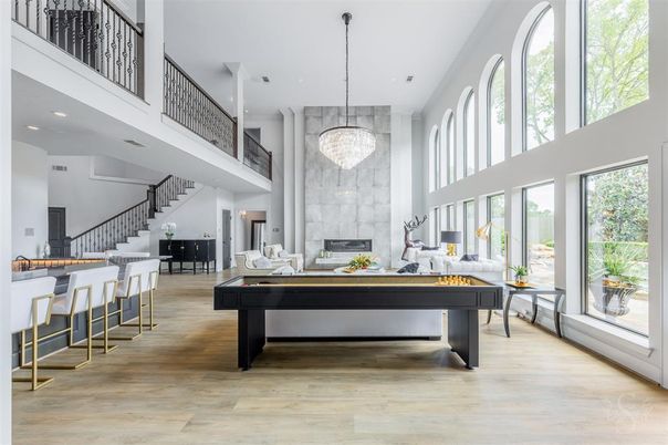 Chandelier, Fireplace, Interior, Recessed Lighting, Wood Texture Flooring