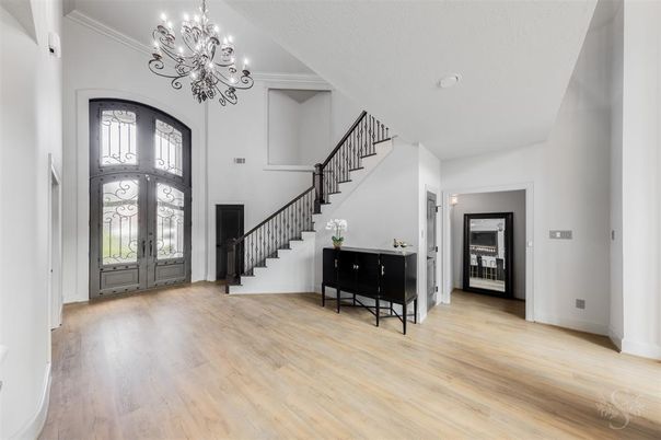 Chandelier, Interior, Wood Texture Flooring