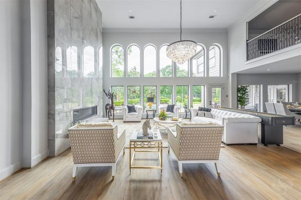 Chandelier, Interior, Living room, Recessed Lighting, Wood Texture Flooring