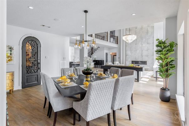 Chandelier, Dining room, Fireplace, Interior, Pendant Lights, Recessed Lighting, Wood Texture Flooring