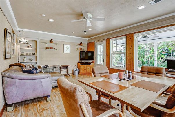 Dining room, Interior, Living room, Pendant Lights, Recessed Lighting, Wood Texture Flooring