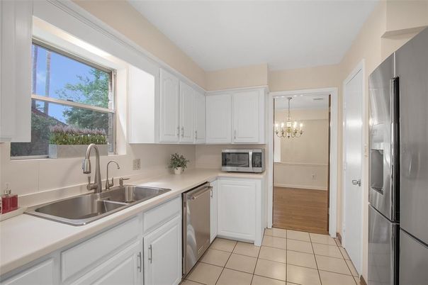 Chandelier, Interior, Kitchen, Stainless Steel Appliances, Wood Texture Flooring