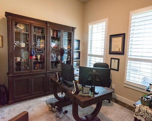 Home Office, Interior