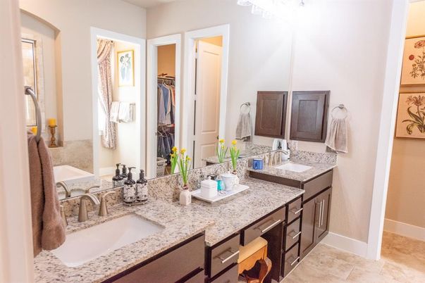 Bathroom, Dual Sink Vanities, Interior