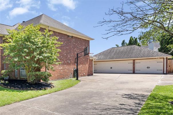 Detached Garage, Exterior