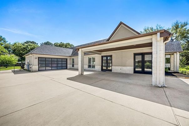 Detached Garage, Exterior