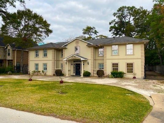 Backyard, Exterior, Facade, French Provincial