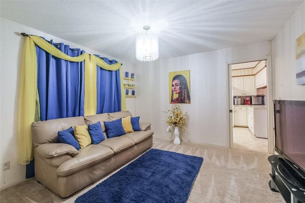 Chandelier, Interior, Living room