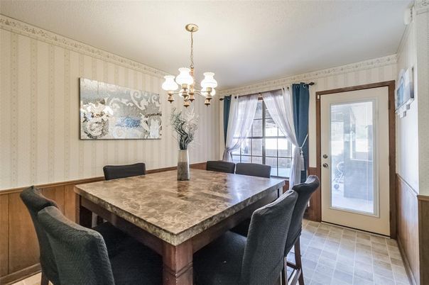 Chandelier, Dining room, Interior