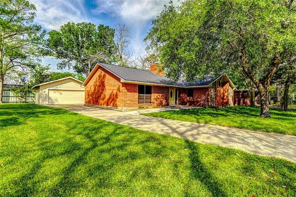 Backyard, Detached Garage, Exterior