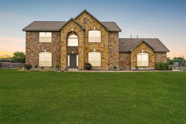 Backyard, Exterior, Facade, Brick Facade, Brick Traditional