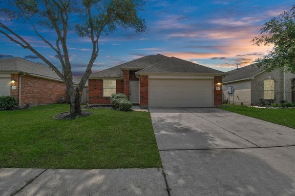 Attached, Exterior, Facade, Brick Facade, Ranch