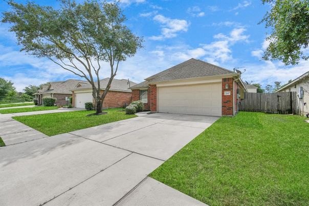 Backyard, Detached Garage, Exterior