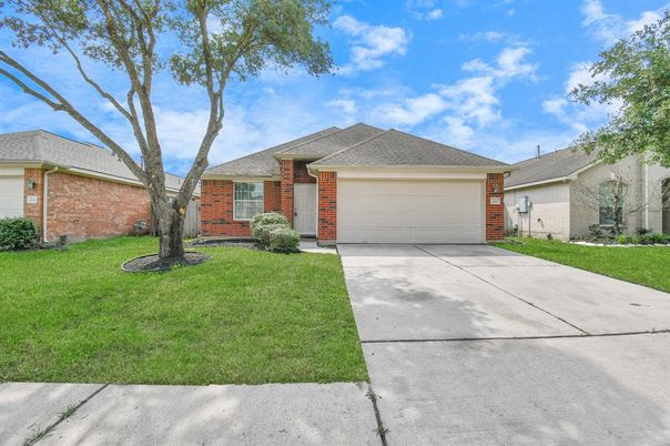 Attached, Exterior, Facade, Brick Facade, Ranch