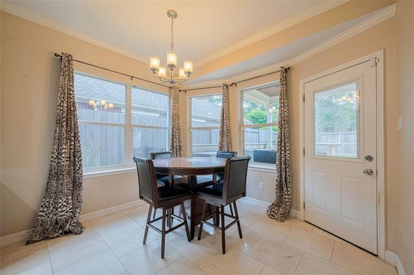Chandelier, Dining room, Interior