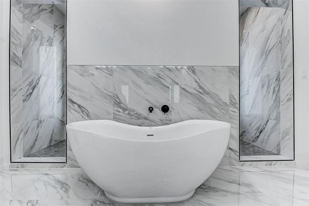 Bathroom, Free Standing Baths, Interior, Marble, Marble Walls