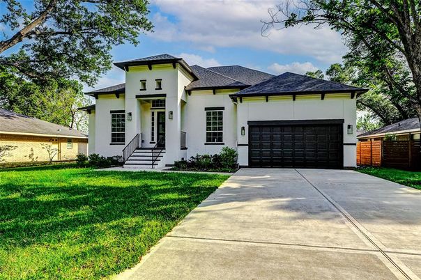 Attached, Exterior, Facade, French Provincial