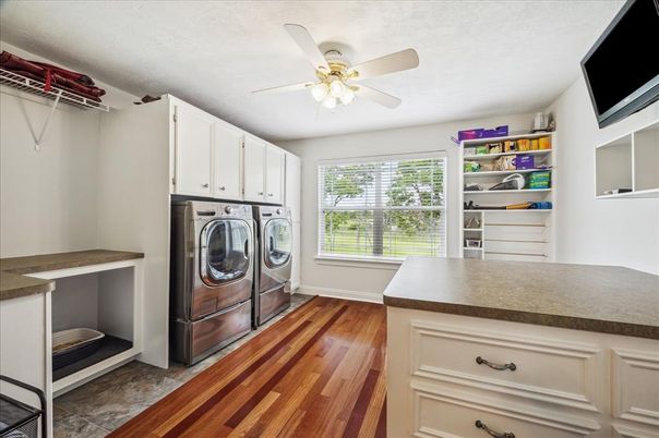 Interior, Washer, Wood Texture Flooring