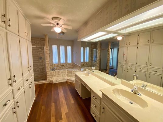 Bathroom, Dual Sink Vanities, Interior, Wood Texture Flooring