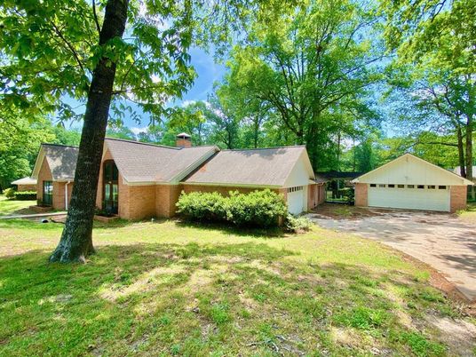 Backyard, Detached Garage, Exterior