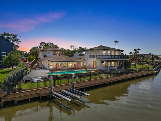 Exterior, Lake, Pool
