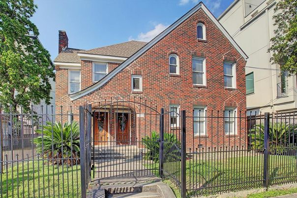 Exterior, Facade, Brick Facade, Brick Traditional