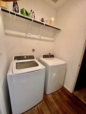 Interior, Washer, Wood Texture Flooring