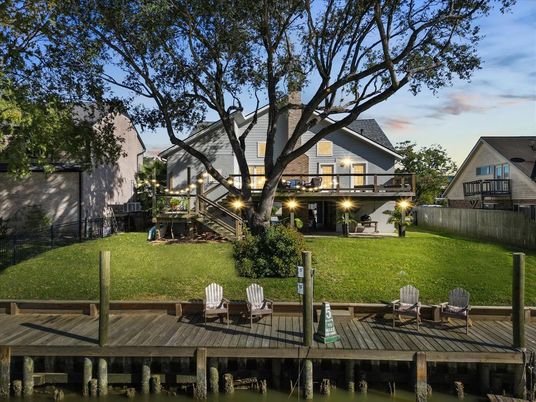 Backyard, Exterior, Lake