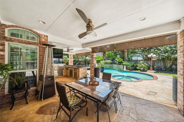 Exterior, Pool, Recessed Lighting