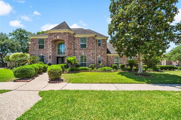Exterior, Facade, Brick Facade, French Provincial