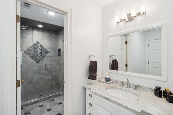 Bathroom, Interior, Recessed Lighting
